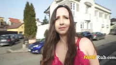 Redare Experimentați fiorul sexului cu mașina publică cu o curvă europeană într-un taxi fals, unde sânii mari și porno reality se ciocnesc pentru o plimbare de neuitat.