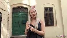 Afspelen Duitse seks met een blonde Duitse vrouw die een lul in haar vagina wil