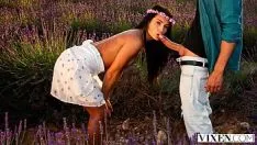 Abspielen Sex in der Natur mit wunderschönem Country Babe