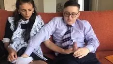تشغيل Profa De Mate مارس الجنس بشدة من قبل طالبة لأنها تحب الأفضل