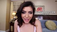 Play He rubs this woman's pussy thoroughly until he gets to excite her because he