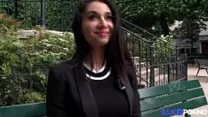 تشغيل عاهرة الذي مارس الجنس في الحديقة