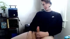 Play Big Cocked Hvnter Can't Resist Public Jerking Off