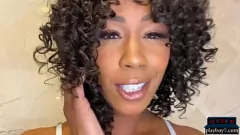 Afspelen Quarantaine Chronicles: Zwarte MILF met grote kont Misty Stone's solo poesje spelen