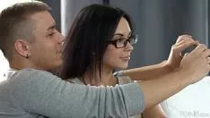 Oynat Filme Xxx Cu Olgun Parti Bruneta Sta La Pula Unui Pustan