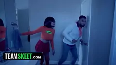 تشغيل Skinny Velma & Fred's Spooky Sexcapade: Asaved Pussy Halloween Treat