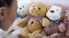 تشغيل 19 YOO ASIAN TEEN TEEN NANNY تحصل على حميمة مع Seth Gamble: الجنس بين الأعراق ، حلق كس ، إباحي كبير الديك
